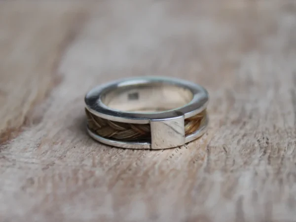 Pferdehaarschmuck Ring aus Pferdehaar mit Brücke Schmuck aus Pferdehaar